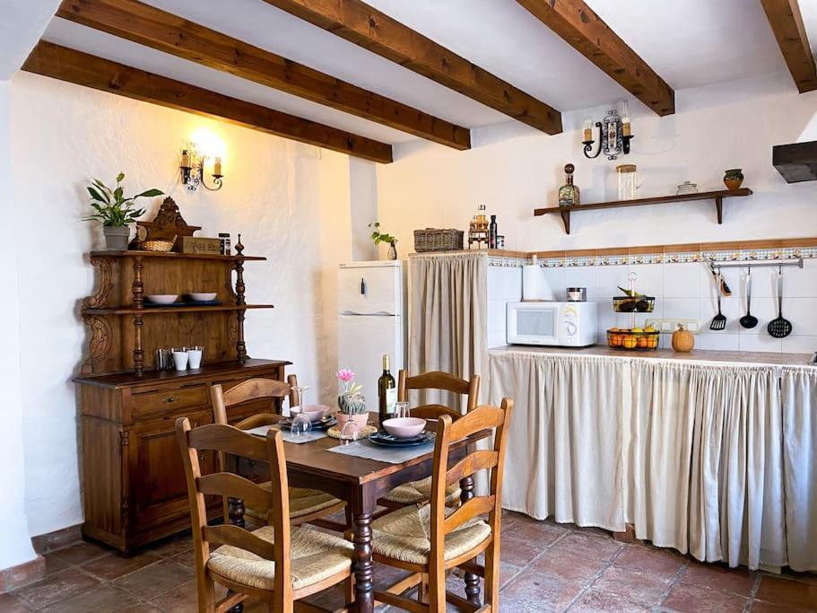 Casabenadalid. Casa Rural Con Piscina. Экстерьер фото
